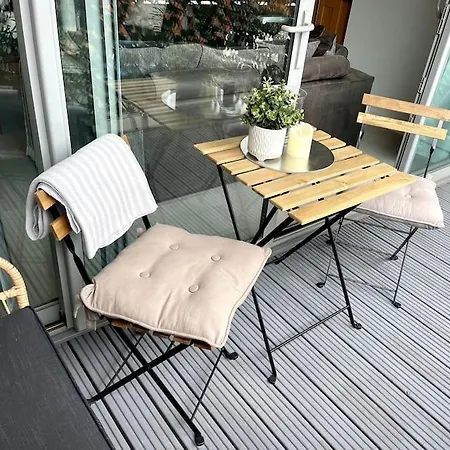 Luxury 2 Bed 2 Bath Apartment With Balcony, Fast Wifi In Birmingham City Centre Exterior photo